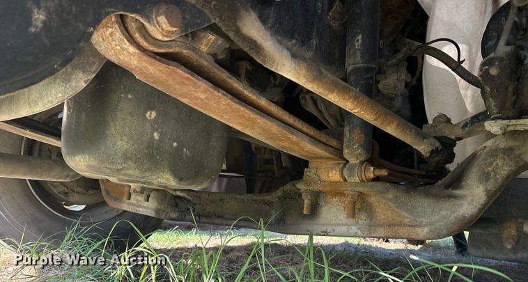 image for item EM0602 2007 International 8600 semi truck