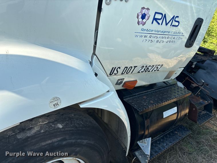 image for item EM0602 2007 International 8600 semi truck