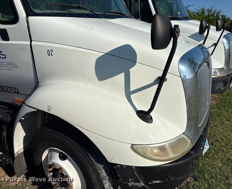 image for item EM0602 2007 International 8600 semi truck