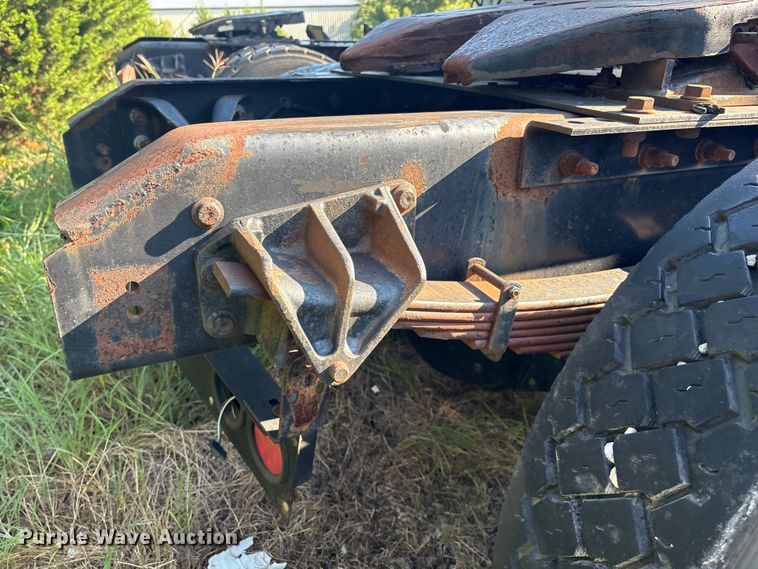 image for item EM0602 2007 International 8600 semi truck