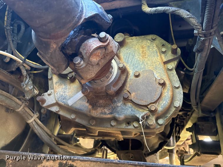 image for item EM0602 2007 International 8600 semi truck