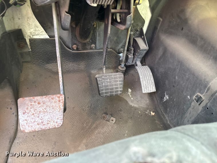 image for item EM0602 2007 International 8600 semi truck