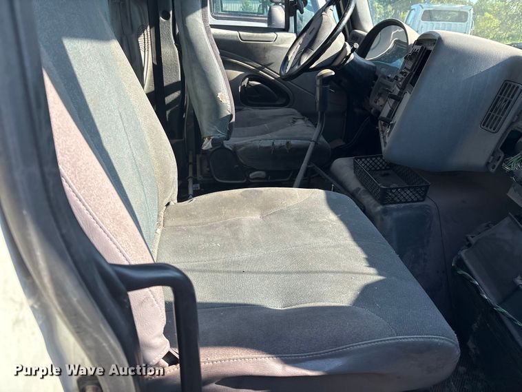 image for item EM0602 2007 International 8600 semi truck