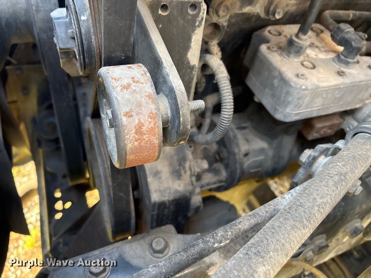 image for item EM0602 2007 International 8600 semi truck