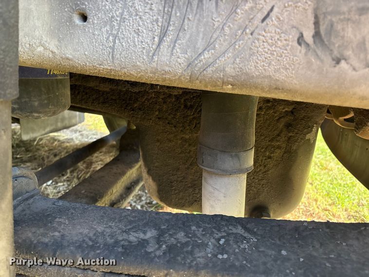 image for item EM0602 2007 International 8600 semi truck