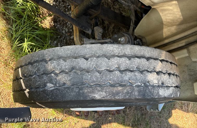 image for item EM0602 2007 International 8600 semi truck