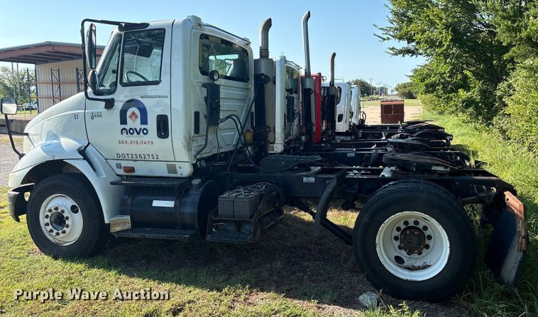 image for item EM0603 2007 International 8600 semi truck