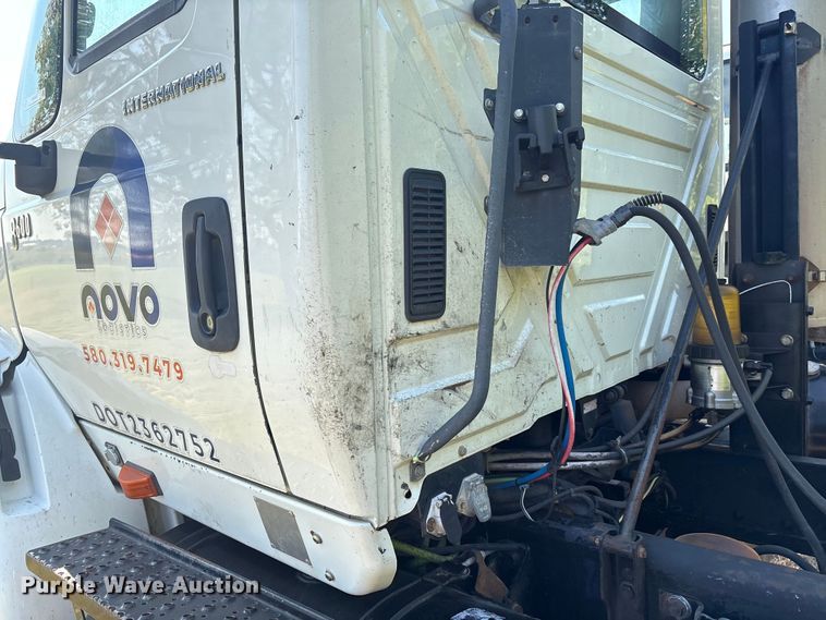 image for item EM0603 2007 International 8600 semi truck