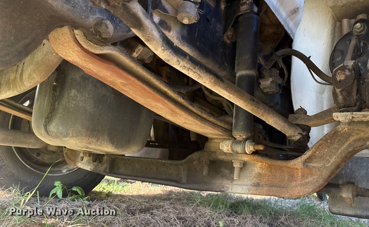 image for item EM0603 2007 International 8600 semi truck