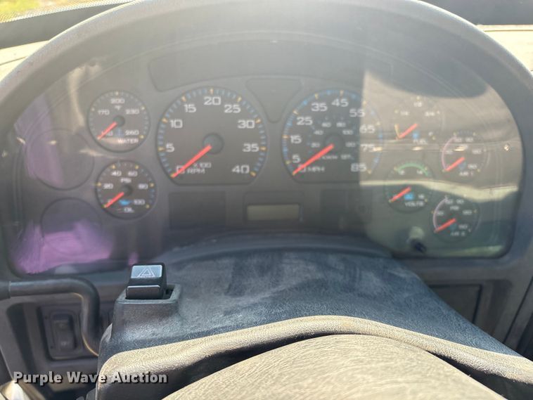 image for item EM0603 2007 International 8600 semi truck