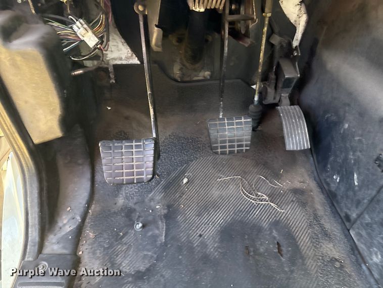 image for item EM0603 2007 International 8600 semi truck