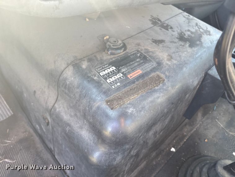 image for item EM0603 2007 International 8600 semi truck