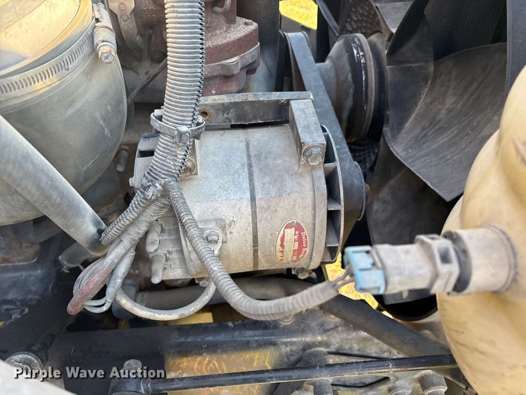 image for item EM0603 2007 International 8600 semi truck