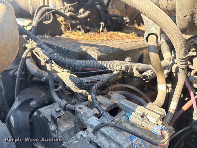 image for item EM0603 2007 International 8600 semi truck