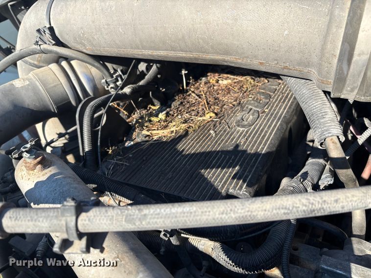 image for item EM0603 2007 International 8600 semi truck