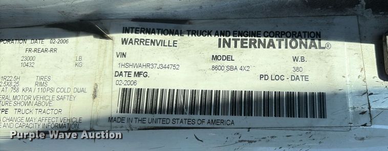 image for item EM0603 2007 International 8600 semi truck