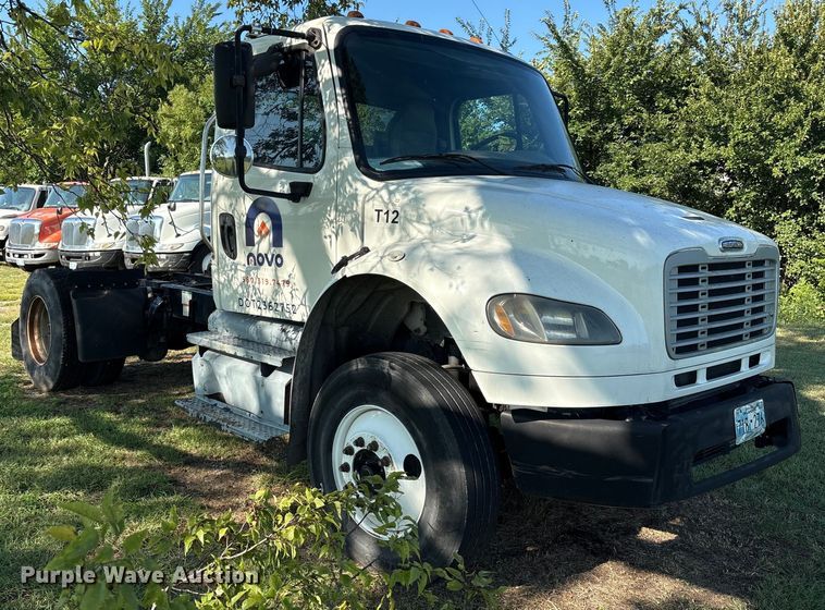 image for item EM0604 2013 Freightliner Business Class M2 truck cab and chassis