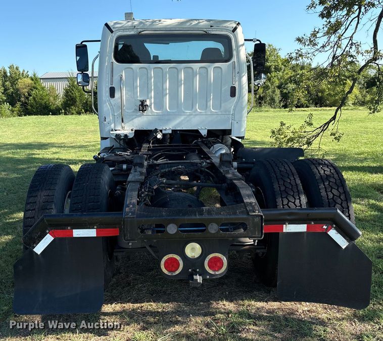 image for item EM0604 2013 Freightliner Business Class M2 truck cab and chassis