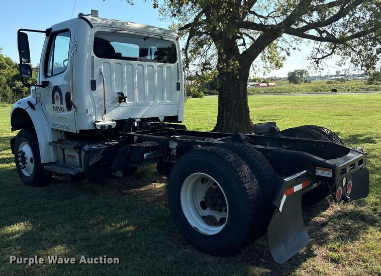 image for item EM0604 2013 Freightliner Business Class M2 truck cab and chassis