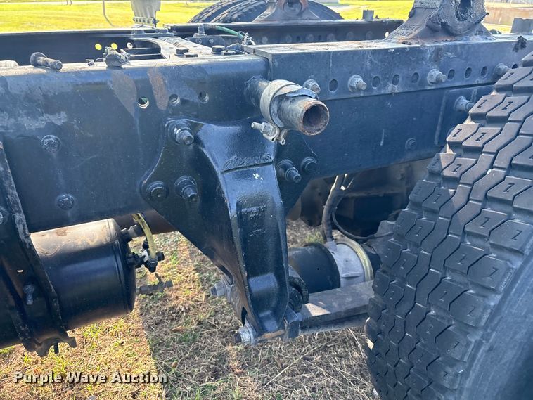 image for item EM0604 2013 Freightliner Business Class M2 truck cab and chassis