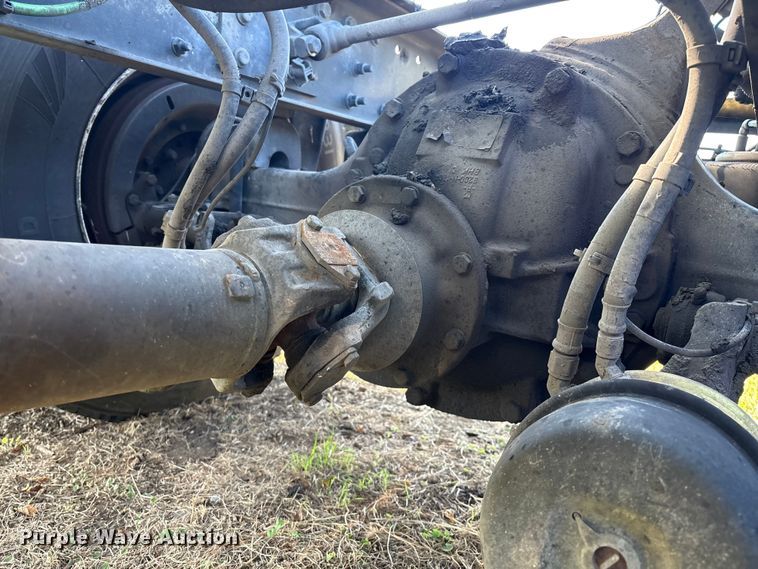 image for item EM0604 2013 Freightliner Business Class M2 truck cab and chassis