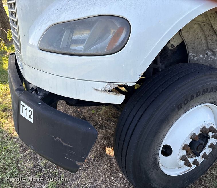 image for item EM0604 2013 Freightliner Business Class M2 truck cab and chassis