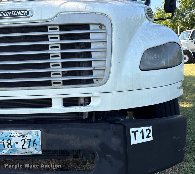 image for item EM0604 2013 Freightliner Business Class M2 truck cab and chassis