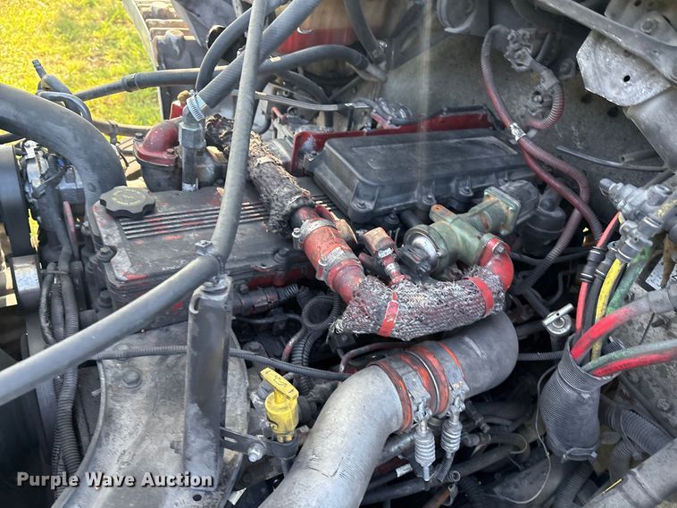 image for item EM0604 2013 Freightliner Business Class M2 truck cab and chassis