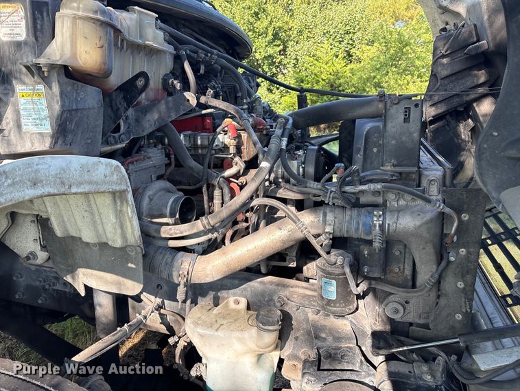 image for item EM0604 2013 Freightliner Business Class M2 truck cab and chassis