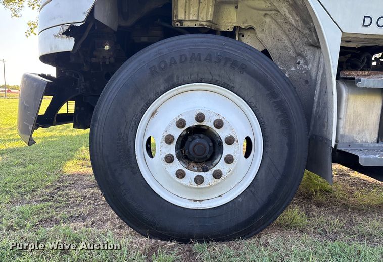 image for item EM0604 2013 Freightliner Business Class M2 truck cab and chassis