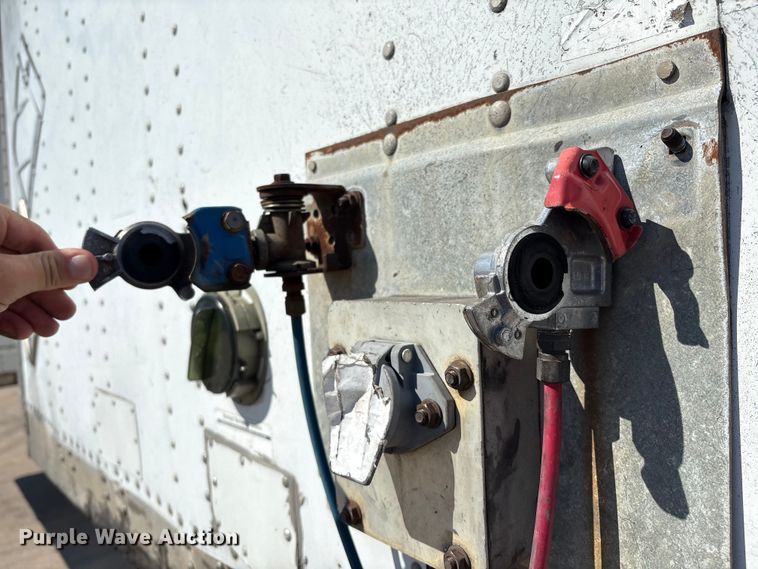 image for item EM0606 2005 Wabash dry van trailer