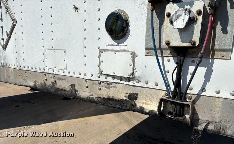 image for item EM0606 2005 Wabash dry van trailer