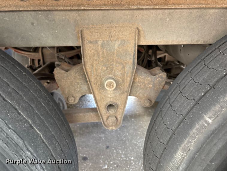 image for item EM0606 2005 Wabash dry van trailer