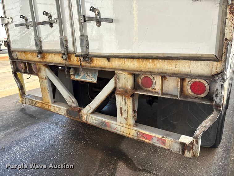 image for item EM0606 2005 Wabash dry van trailer