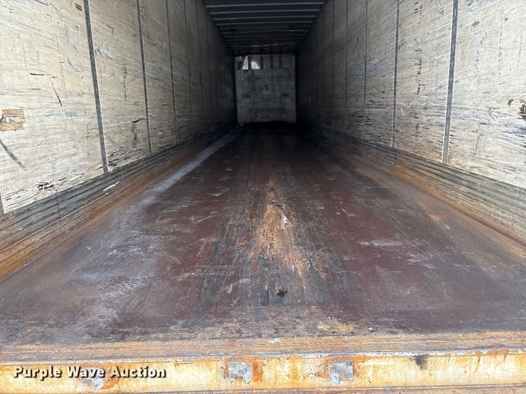 image for item EM0606 2005 Wabash dry van trailer