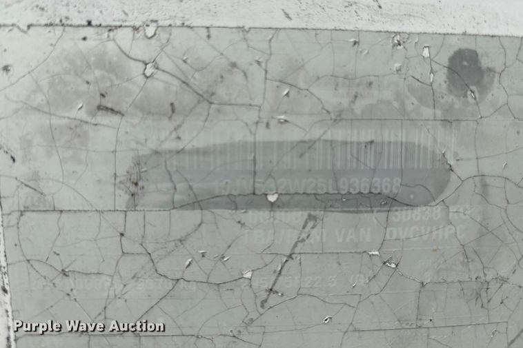 image for item EM0606 2005 Wabash dry van trailer