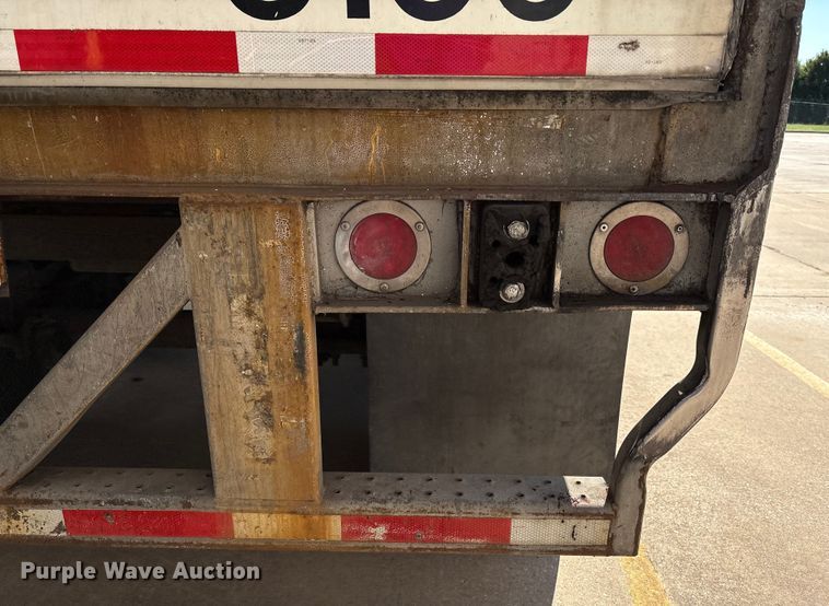 image for item EM0607 2005 Wabash dry van trailer