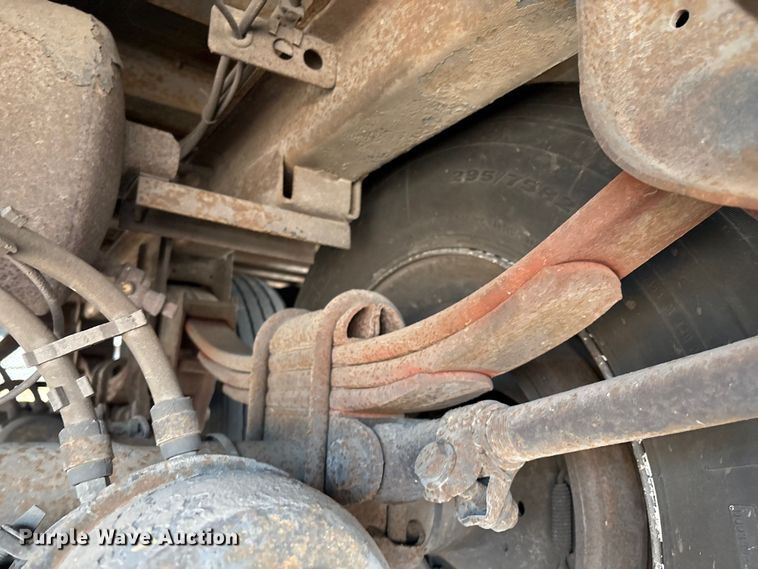 image for item EM0607 2005 Wabash dry van trailer