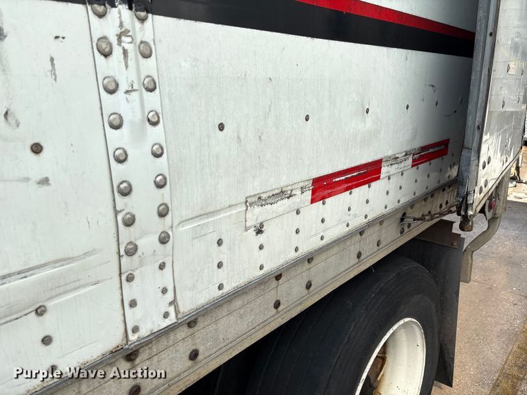 image for item EM0607 2005 Wabash dry van trailer