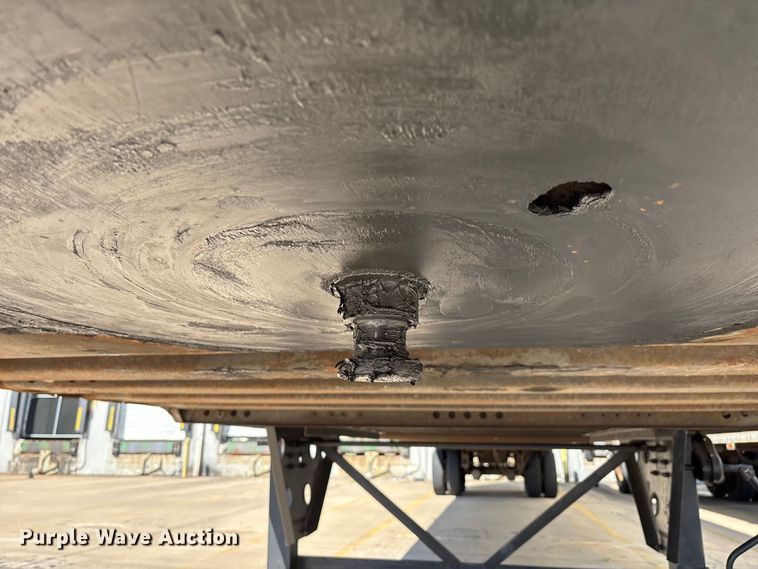 image for item EM0607 2005 Wabash dry van trailer