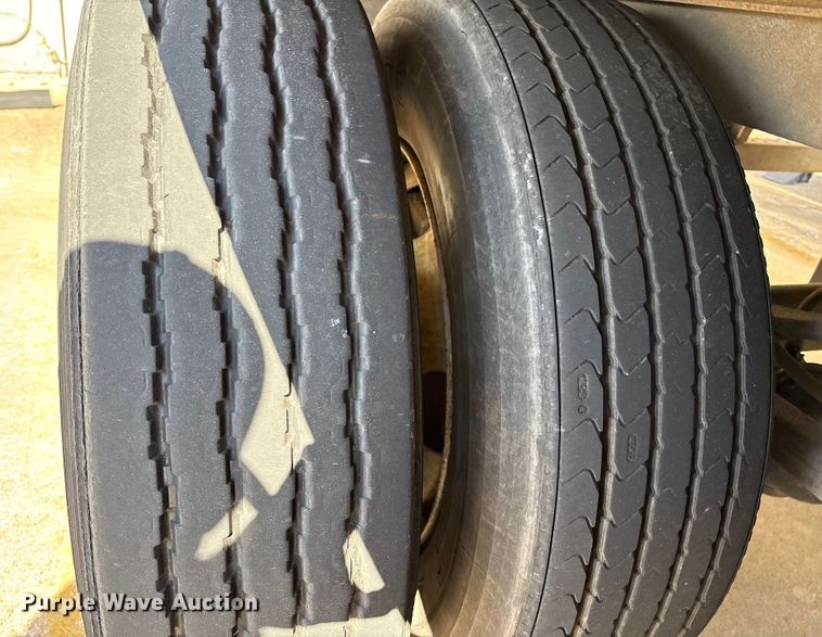 image for item EM0607 2005 Wabash dry van trailer