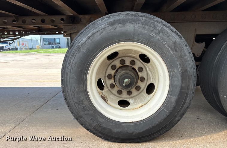 image for item EM0607 2005 Wabash dry van trailer