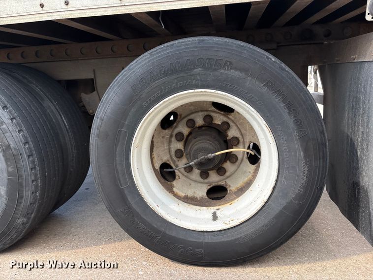 image for item EM0607 2005 Wabash dry van trailer