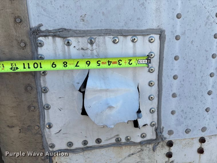 image for item EM0610 1999 Wabash dry van trailer