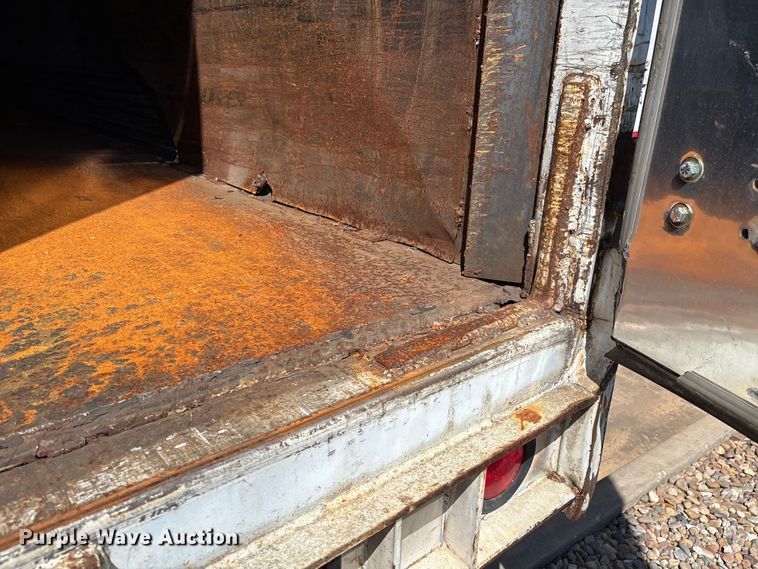 image for item EM0610 1999 Wabash dry van trailer