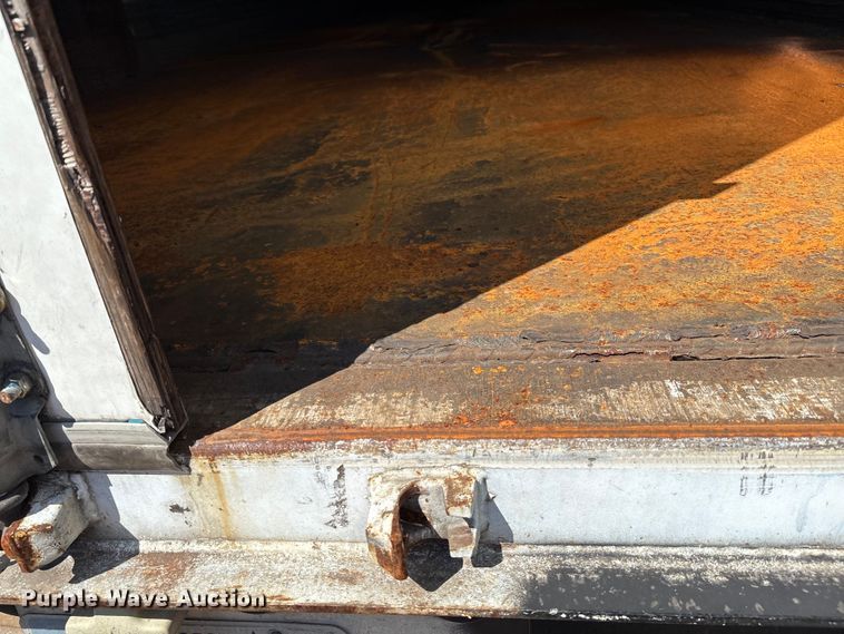 image for item EM0610 1999 Wabash dry van trailer