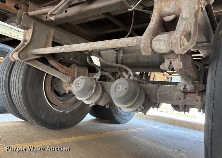 image for item EM0610 1999 Wabash dry van trailer