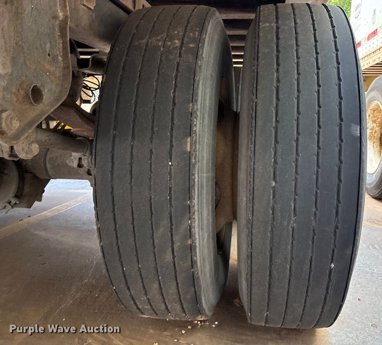 image for item EM0610 1999 Wabash dry van trailer