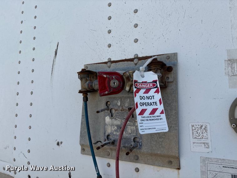 image for item EM0611 2007 Wabash DVCVHPC dry van trailer