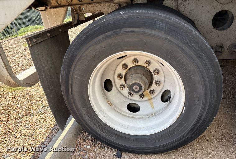 image for item EM0615 2006 Lufkin TFV-CL-110 dry van trailer